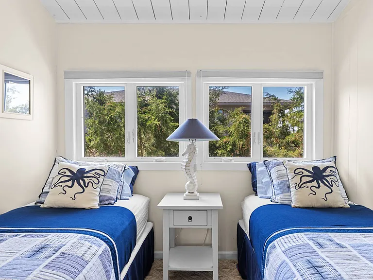 423 Dune Rd #A — Photo 16