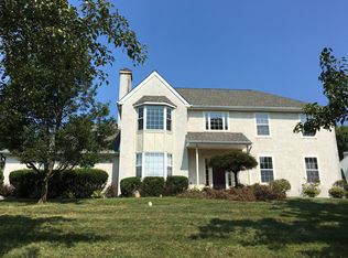 111 Horseshoe Ln, North Wales, PA 19454