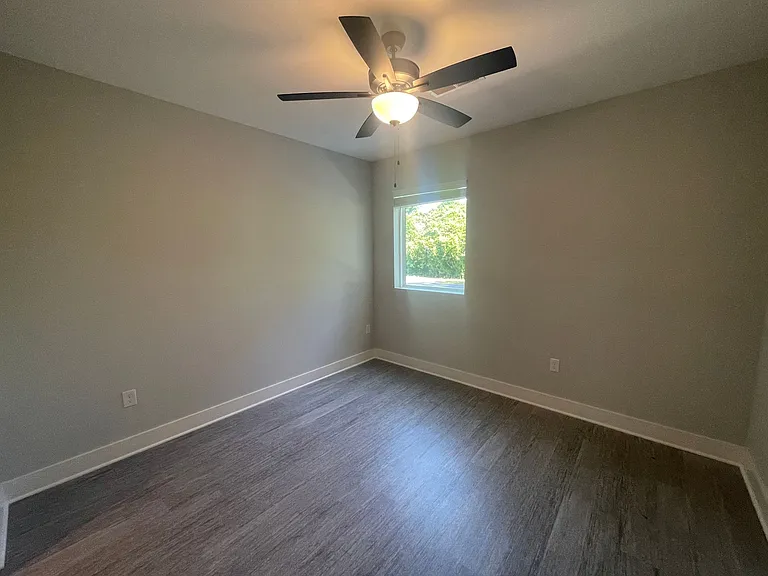 Franklin Forest New Construction 2 Bedrooms — Photo 32