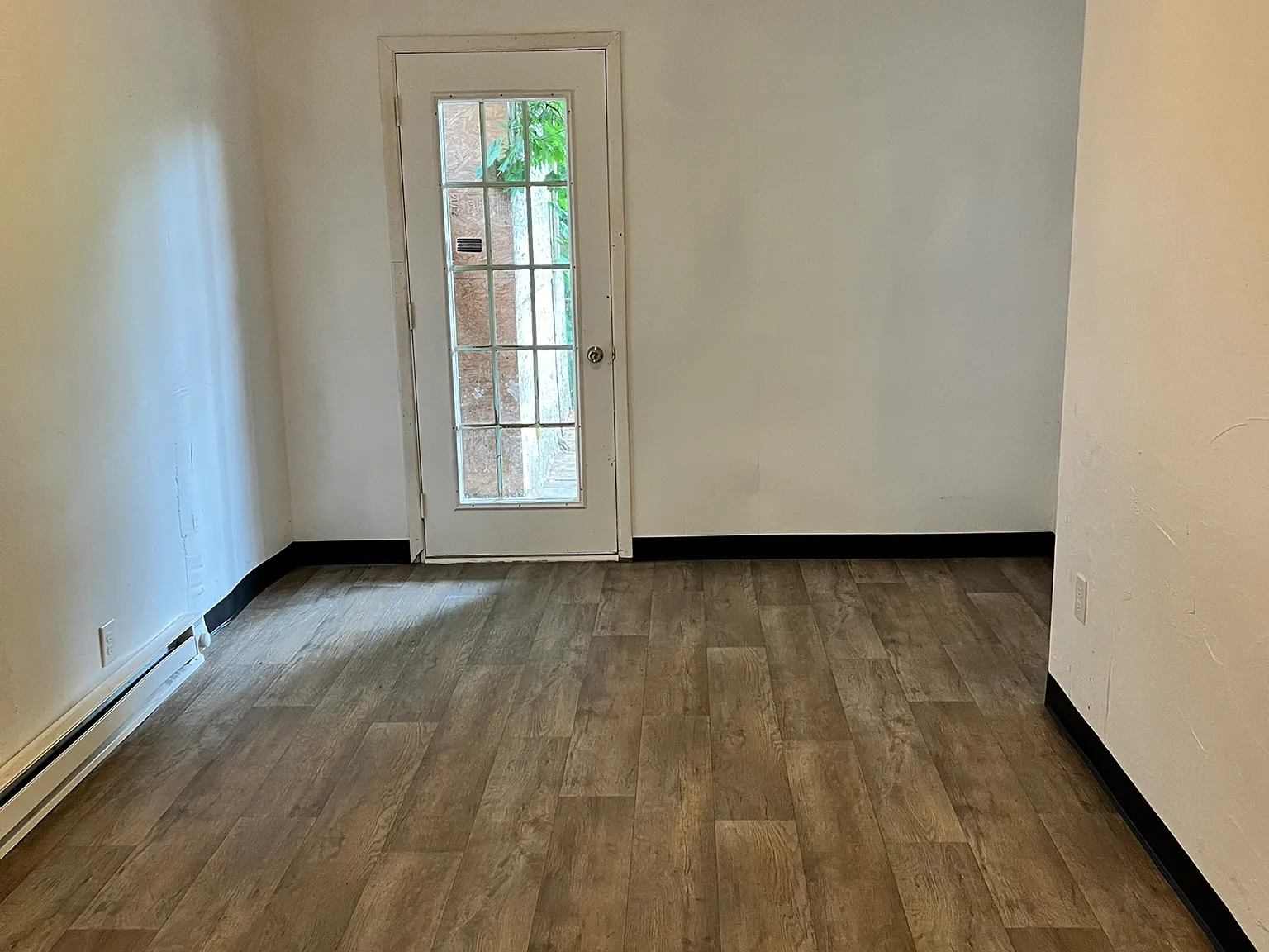 5 bed, 2112 sqft, $1,600 — Photo 3