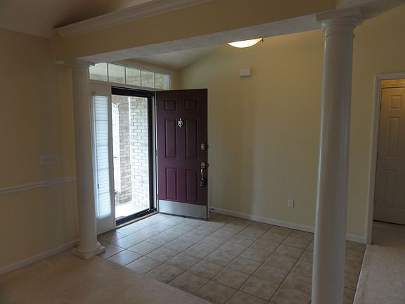 4th image of 5981 Laurel Ln