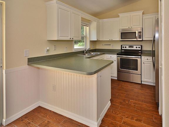 3rd image of 1212 Lolita St