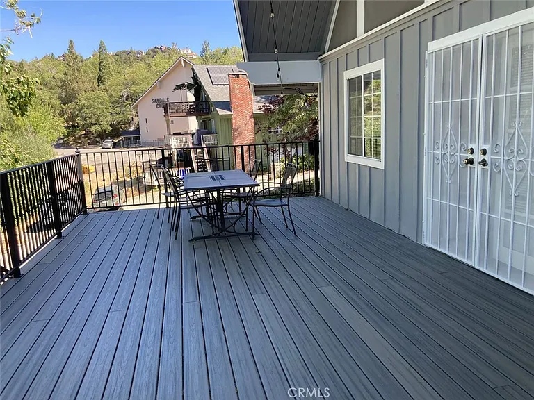 1050 Carousel Rd — Photo 27