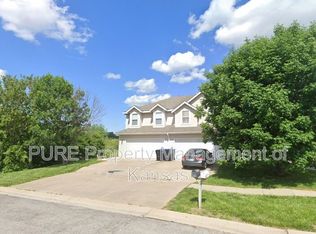 2226 SW Ancaster Rd, Topeka, KS 66614