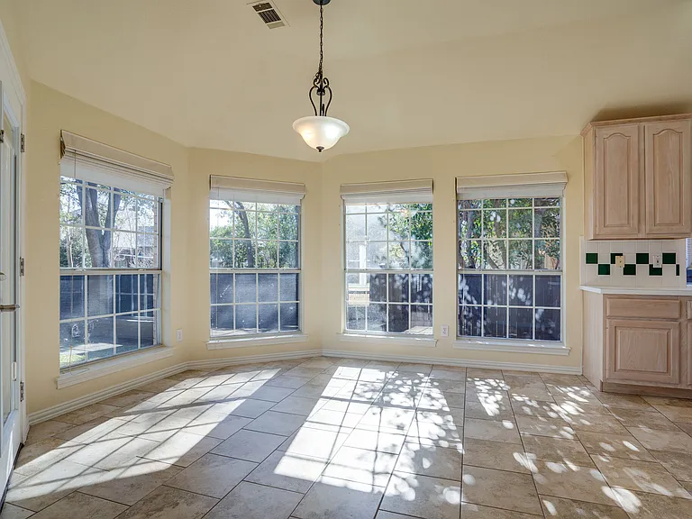 2724 Lakehollow Ln — Photo 8