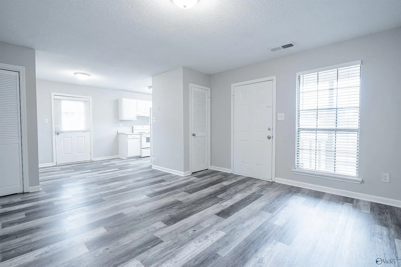2 bed, 925 sqft, $1,295 — Photo 3