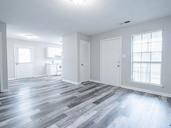 3rd image of 351 Gillespie Rd