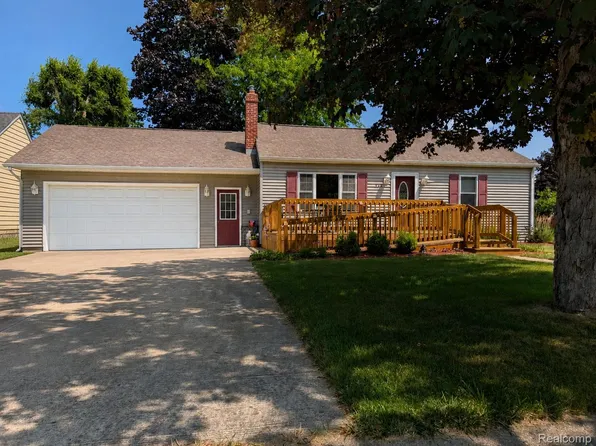 524 S Port Crescent St, Bad Axe, MI 48413