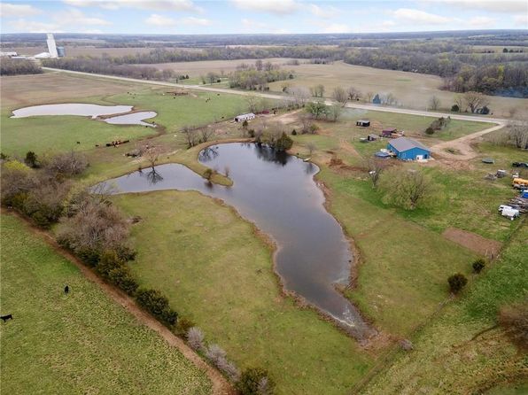 9523 59 Hwy, Erie, KS 66733