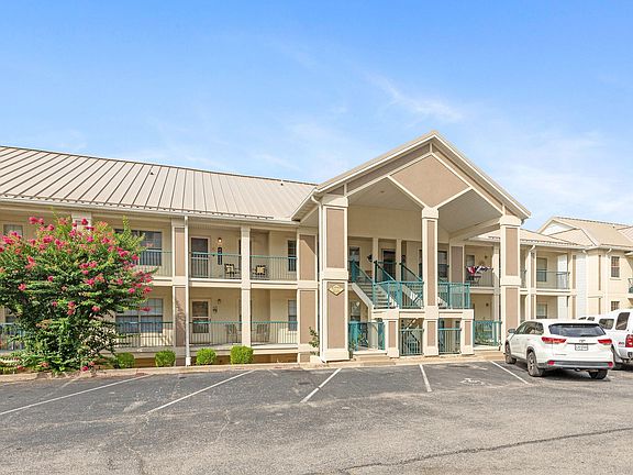 225LowEmeraldBay-1