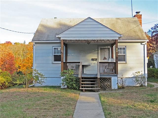 2nd image of 25 Clunie Ave