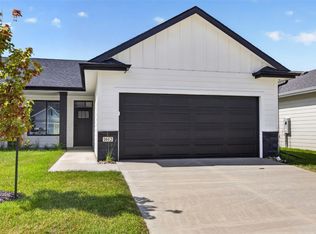 1612 Garland Ave, Norwalk, IA 50211