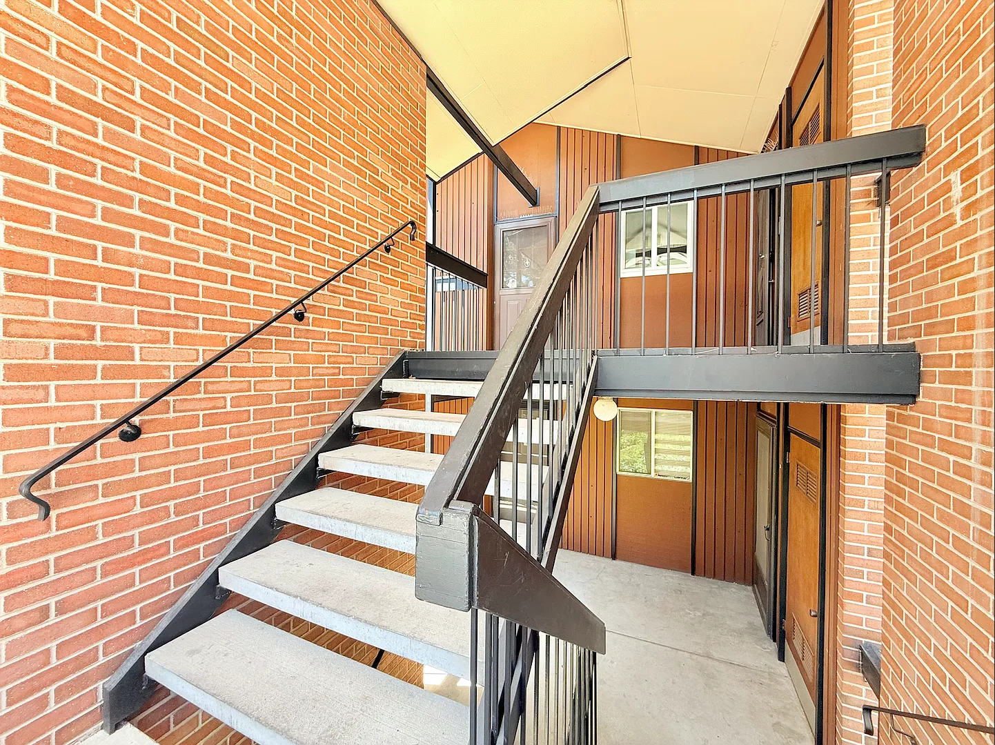 2-Bedroom SLC Apartment with Balcony + Parking + Most Utilities Included! — Photo 3