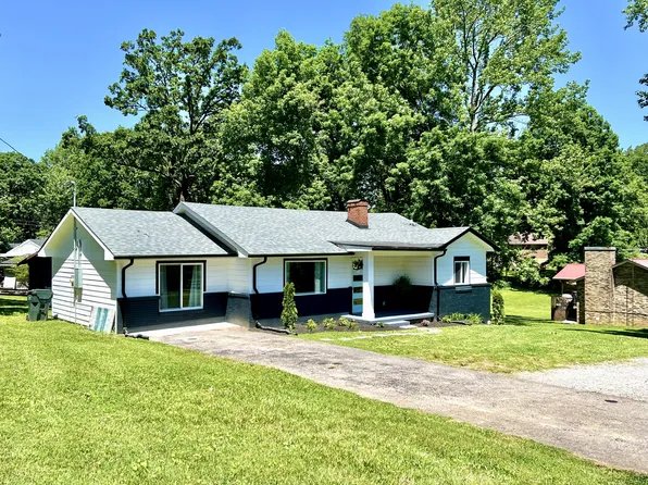 204 S Hummingbird Ln, Dickson, TN 37055
