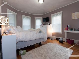 550 Washington St #TH1R, Boston, MA 02135