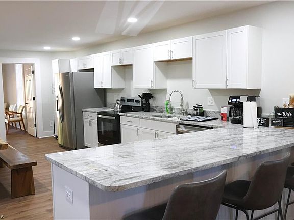 4th image of 513 Julian St