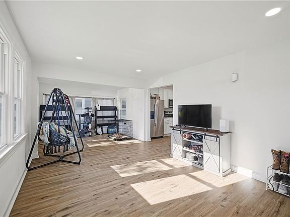 5th image of 5 Abbott Pl