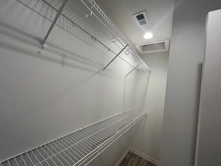 1229 E Paragon St — Photo 10