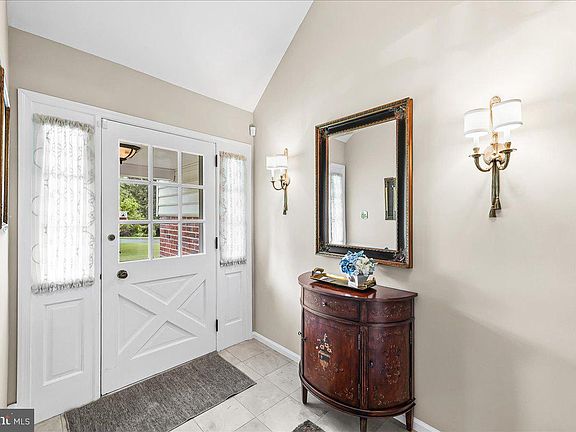 5th image of 1026 Waltham Rd