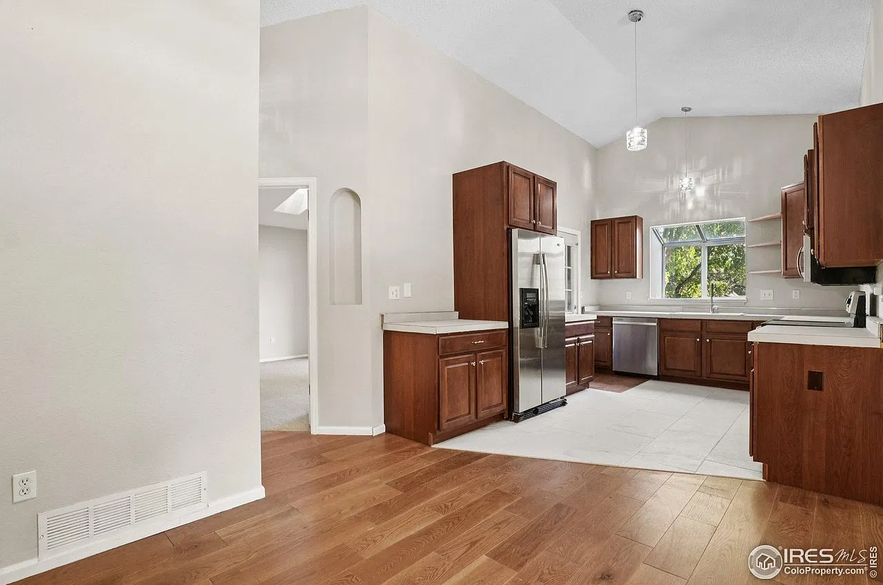 4 bed, 2000 sqft, $3,150 — Photo 4