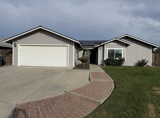 1088 Hayes Way, Hanford, CA 93230