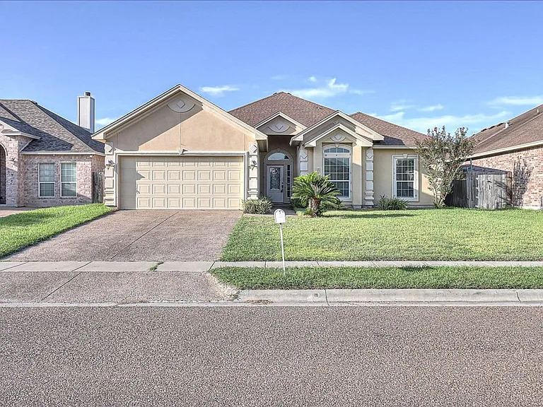 5810 Aava — Photo 2