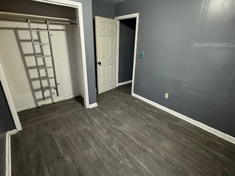 577 E Florida Ave — Photo 8