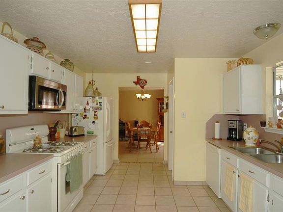 3rd image of 5520 Chisholm Trl