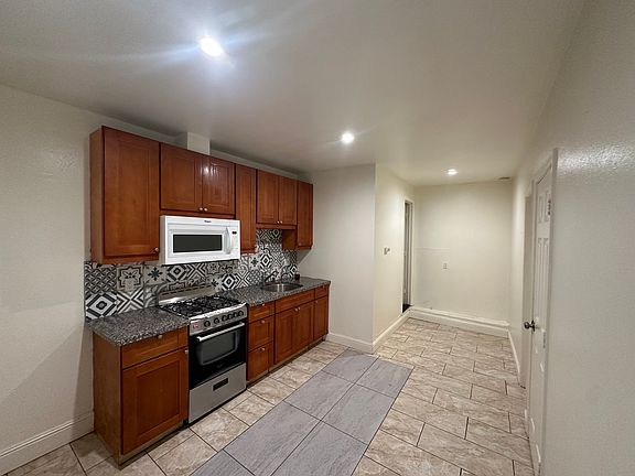 4th image of 1467 Mount Lassen Dr