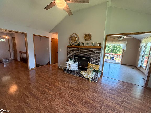 3rd image of 2068 Golfview Cir