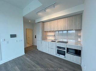 28 Ann St #820, Mississauga, ON L5G 3G1