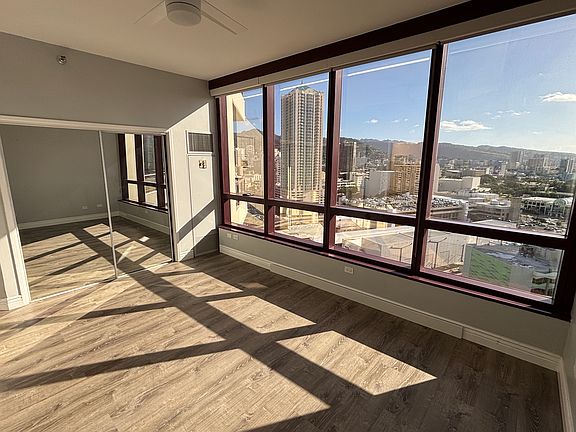 5th image of 725 Kapiolani Blvd APT 1906