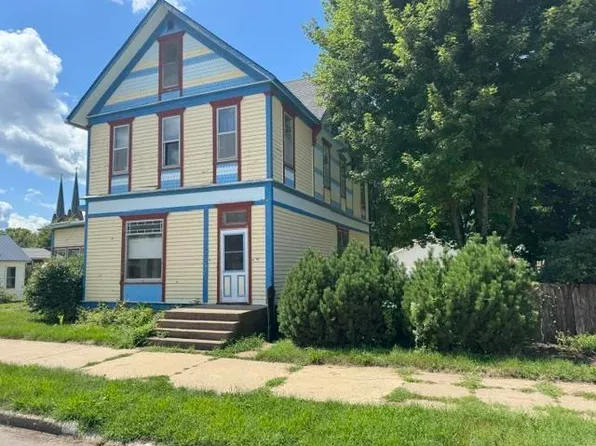 410 S 1st St, Guttenberg, IA 52052