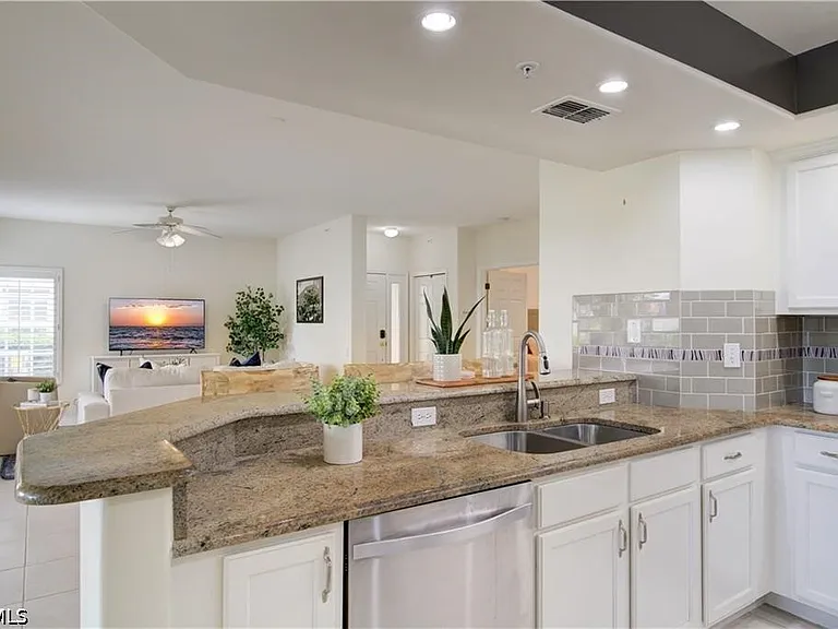 28044 Cavendish Ct — Photo 11