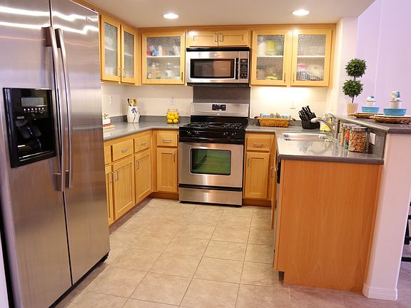 4th image of 11212 Snapdragon St