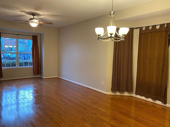 Great room (den/dining)