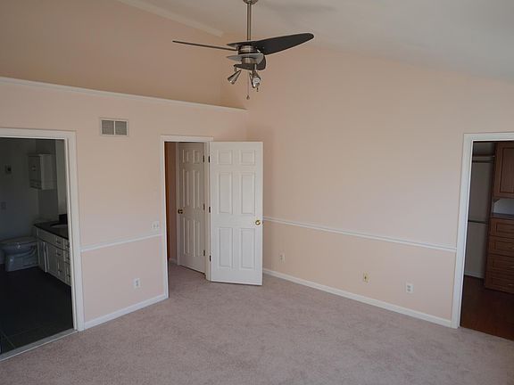 4th image of 7515 Lamoyne Ct