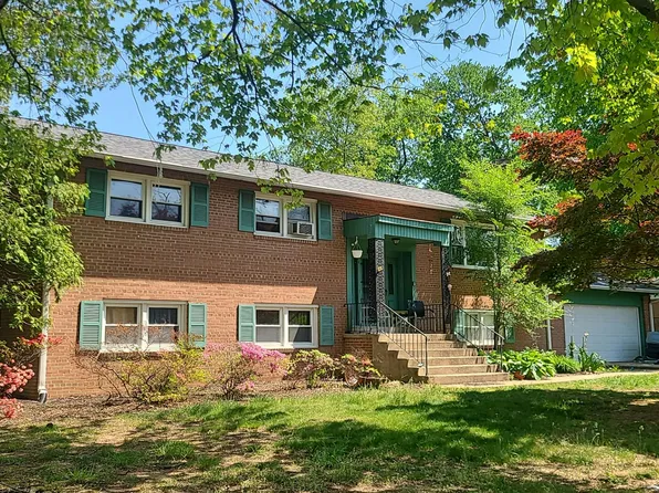 8907 Fort Dr, Manassas, VA 20110