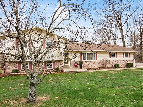 2nd image of 7250 Forest Ln