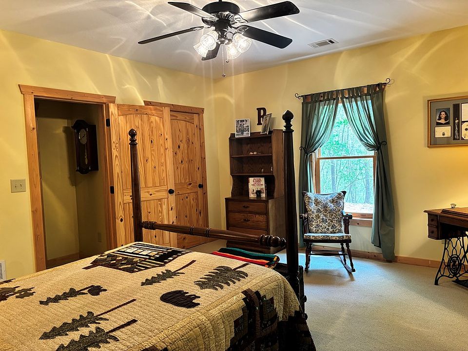 37th image of 58 Morley Dr