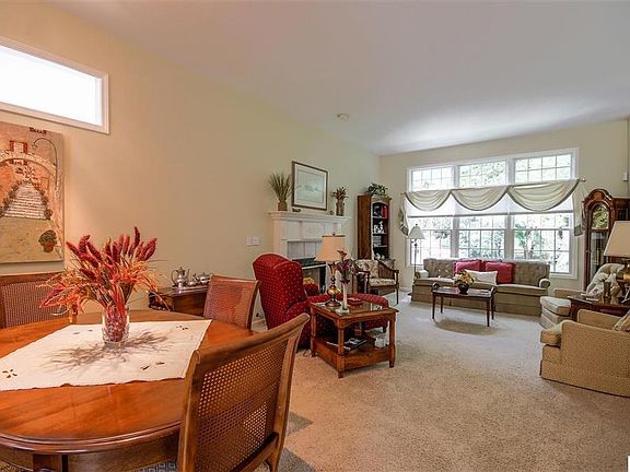 3rd image of 2100 Lake Wood Dr