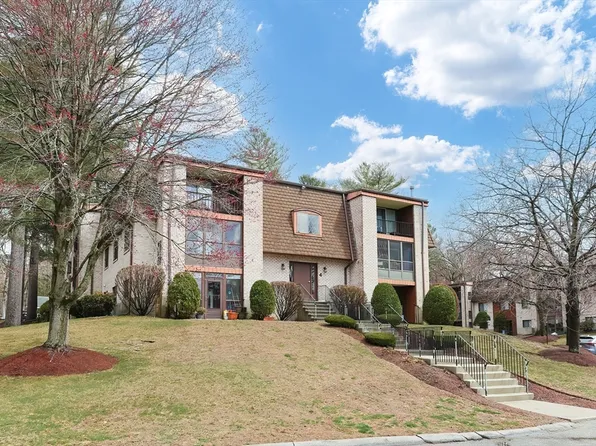 4 Greenbriar Dr APT 205, North Reading, MA 01864