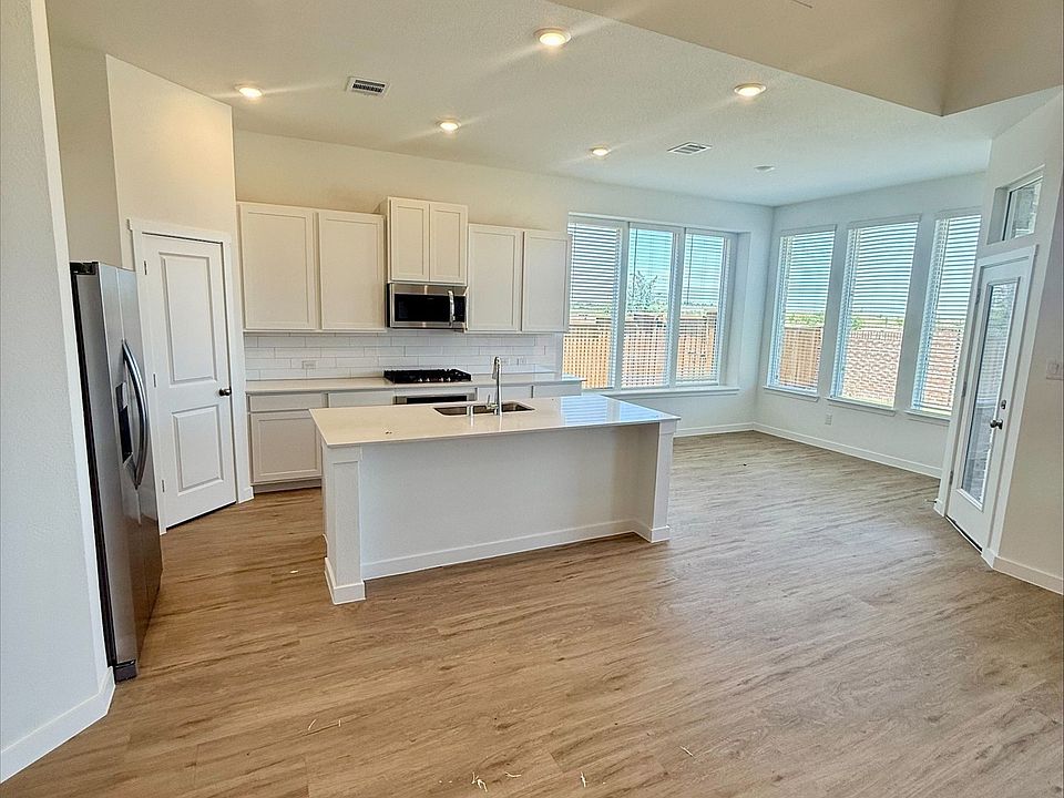 2nd image of 1808 Gibbons Way