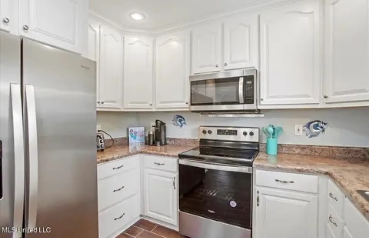 2 bed, 1056 sqft, $2,250 — Photo 3