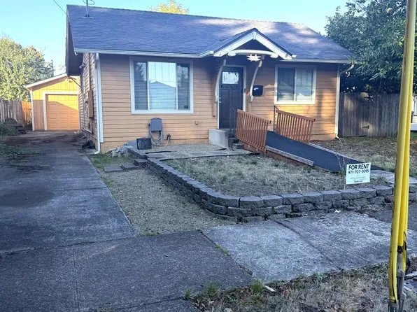 2384 Adams St SE, Salem, OR 97301