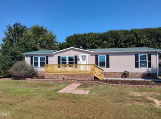 51 Crestview Ln, Newton Grove, NC 28366