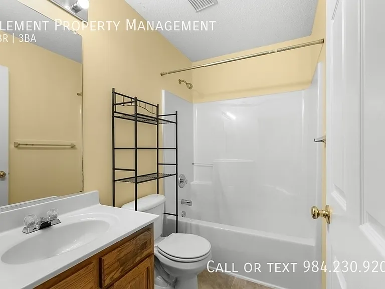 100 Henson Pl — Photo 20