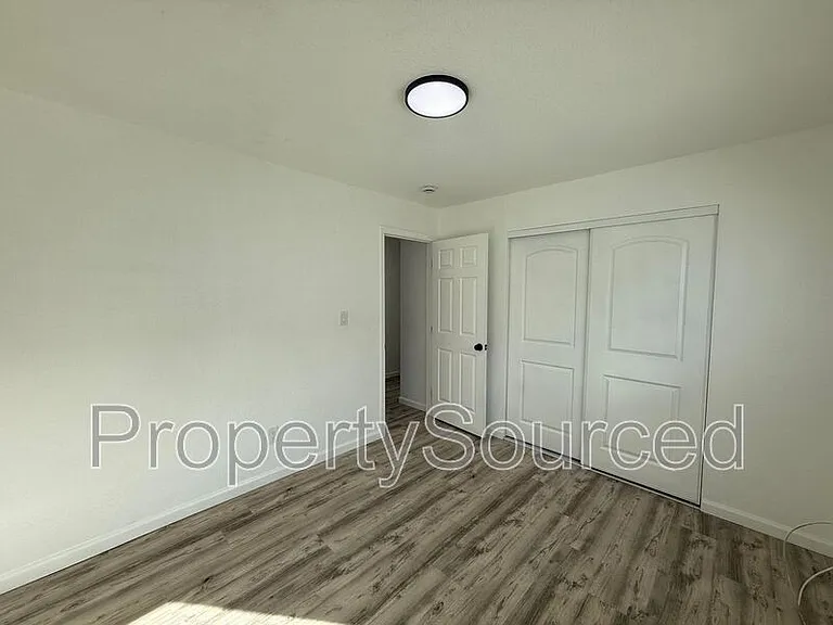 911 H St #2 — Photo 26