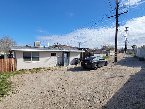 3rd image of 930 Nancy St