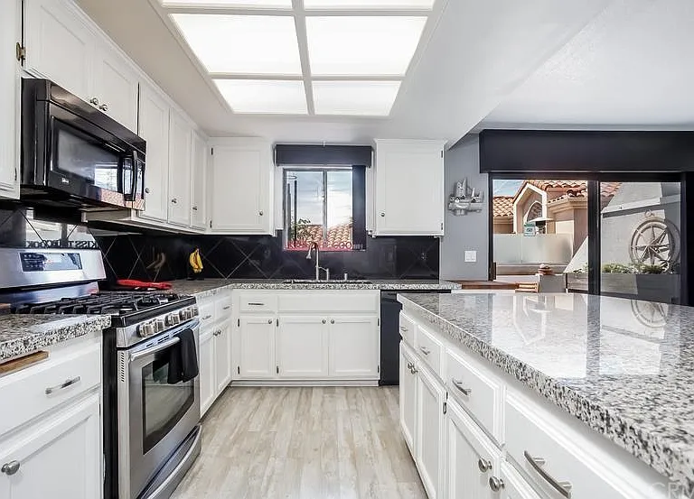 800 N Juanita Ave #5 — Photo 5